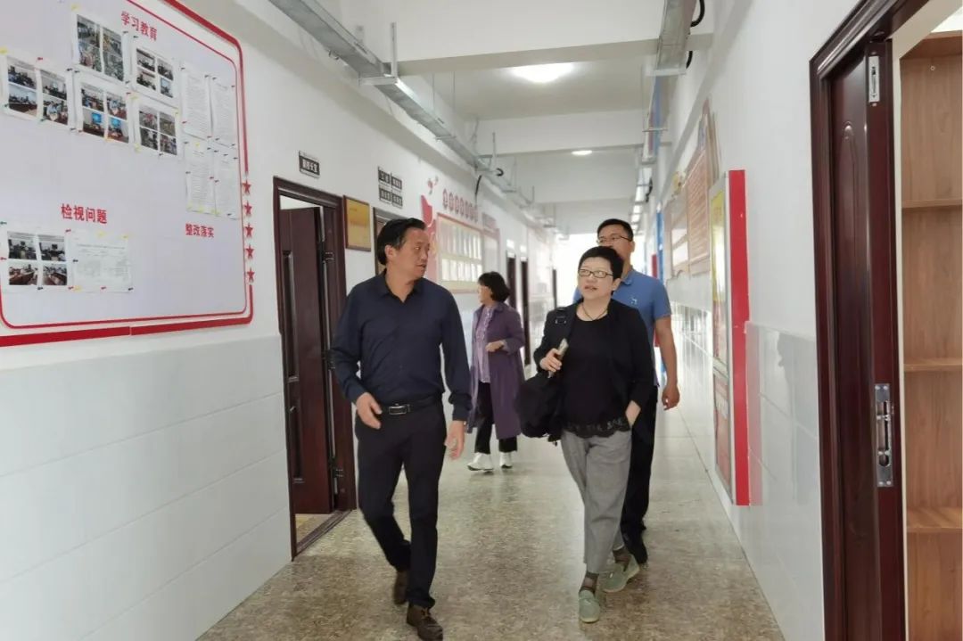 进修学校考察